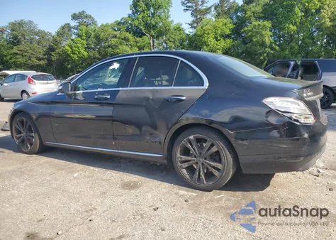 2015 Mercedes-Benz C 300 из США, поврежденный, VIN 55SWF4JB2FU086534